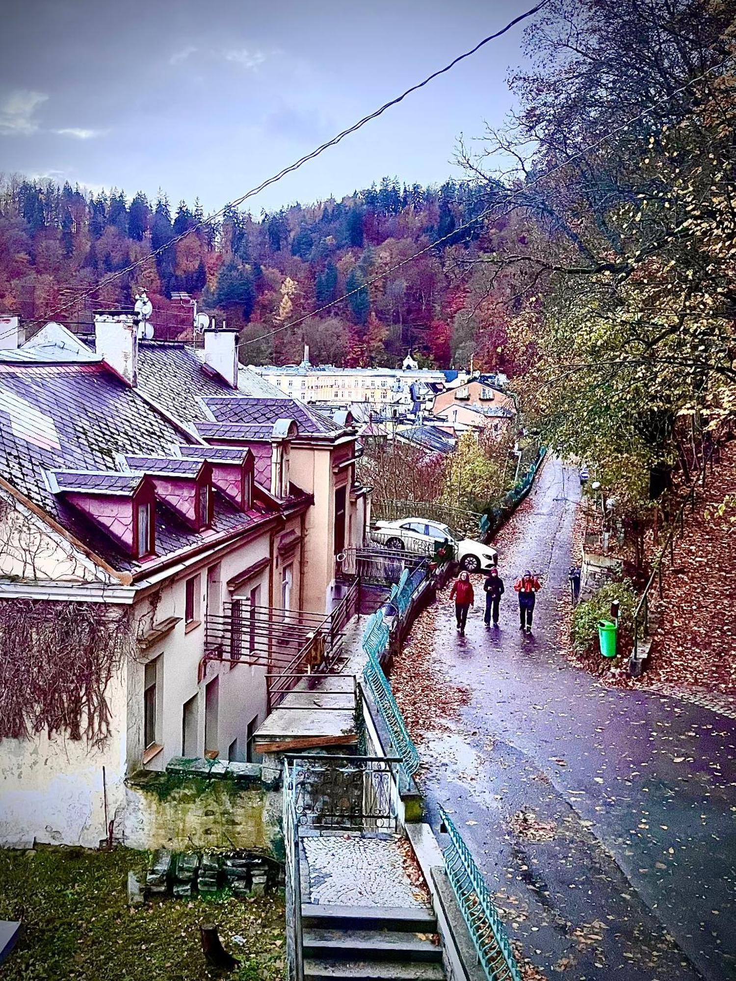 Bohemian City - Amazing View, Garage Κάρλοβι Βάρι Εξωτερικό φωτογραφία